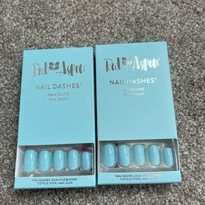 Red Aspen nail dashes. Saylor Blue.